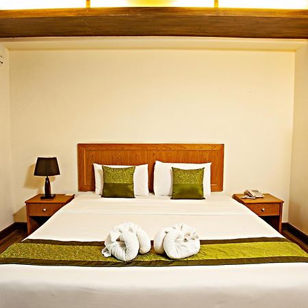 Tm Land Hotel Ayutthaya Bagian luar foto
