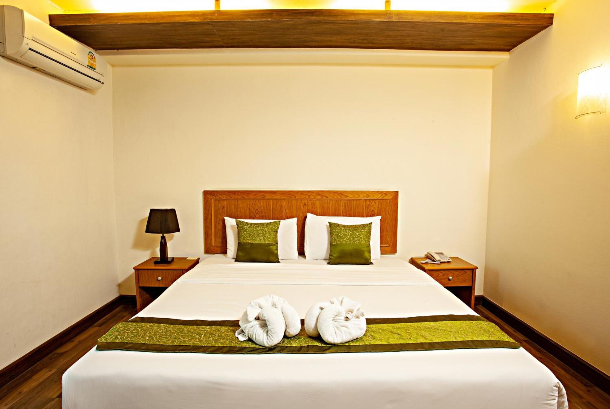 Tm Land Hotel Ayutthaya Bagian luar foto