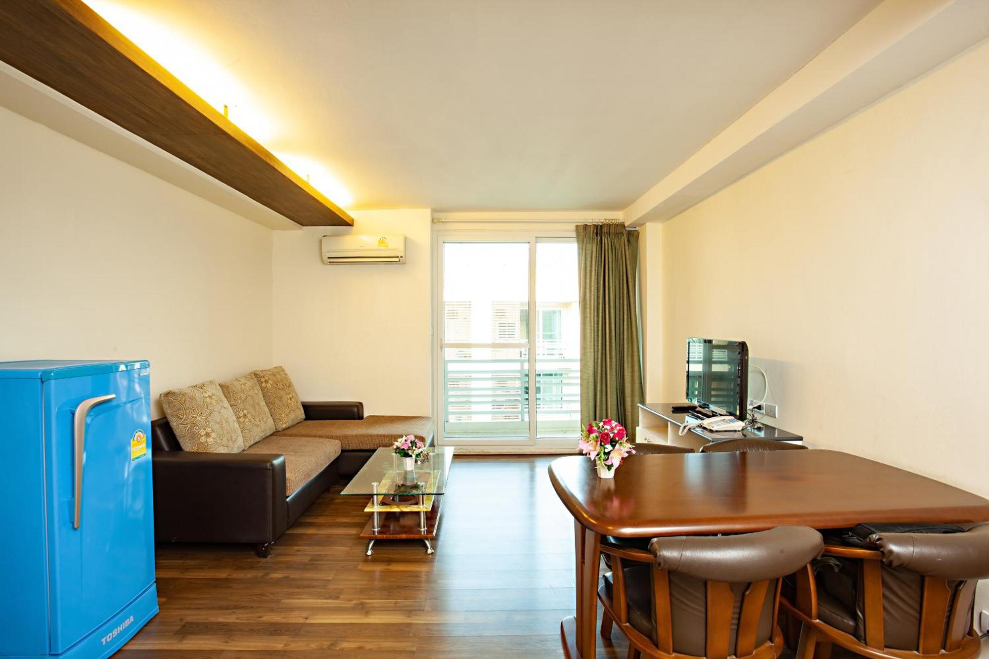 Tm Land Hotel Ayutthaya Bagian luar foto
